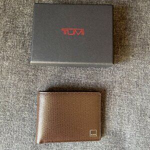 TUMI Men's Wallet NWT